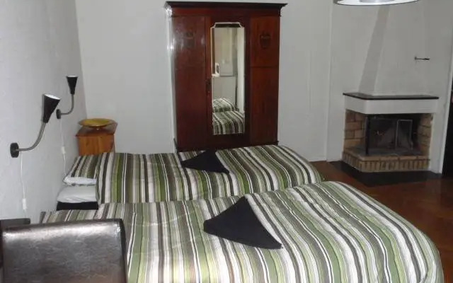 Gustav Bed & Kitchenette