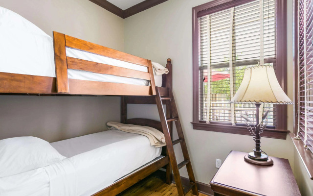 Water Street Hotel & Marina, an Ascend Collection Hotel
