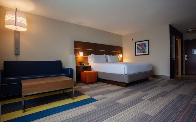 Holiday Inn Express Hotel & Suites Atlanta N-Perimeter Mall 2