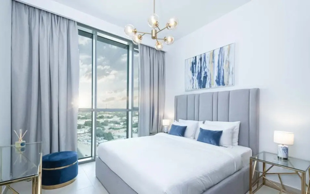 LUX Luxury Downtown Views Suite