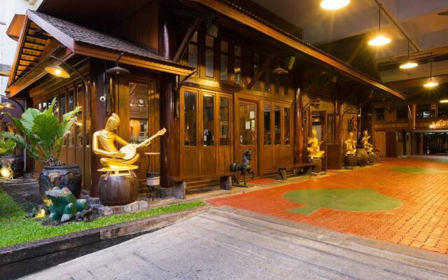 True Siam Phayathai Hotel вид на фасад
