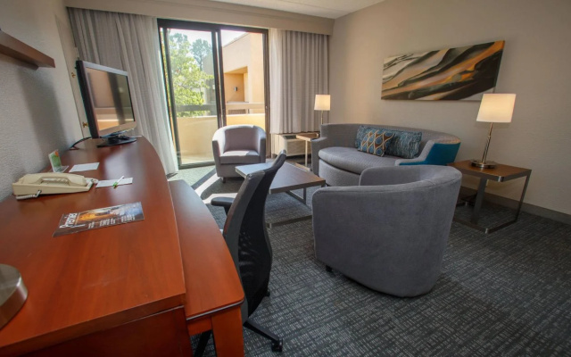 Courtyard by Marriott Atlanta Northlake