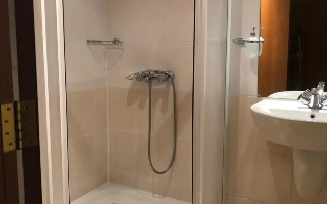 Studio Villa Park Premium Gold