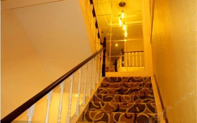 Guangan Pinrui Business Hotel