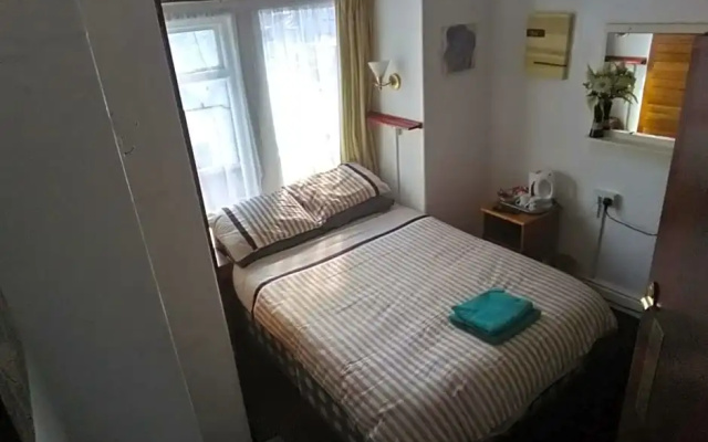 MyRoomz Golden Strand Hotel