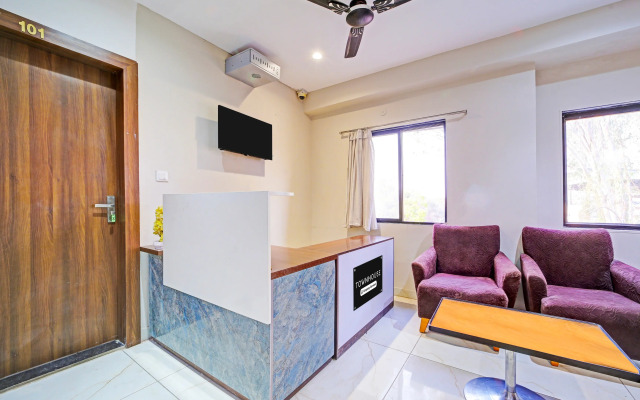 Fabhotel Grand Vista