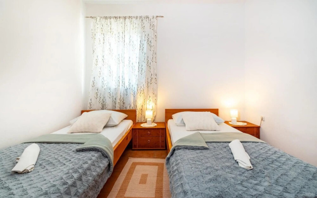 Stunning Apartment in Drage With 2 Bedrooms and Wifi