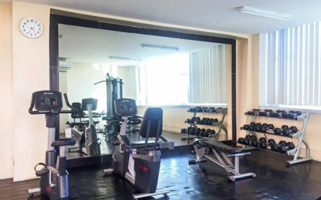 RedDoorz Apartment @ Seasons City