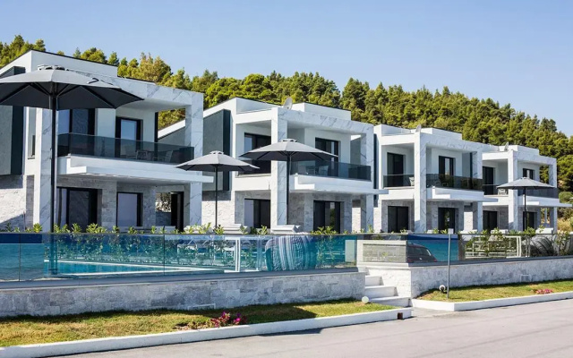 Crystal villas & suites
