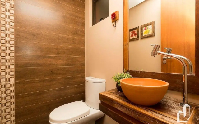 Triplex com 03 suítes com jacuzzi externa aquecida