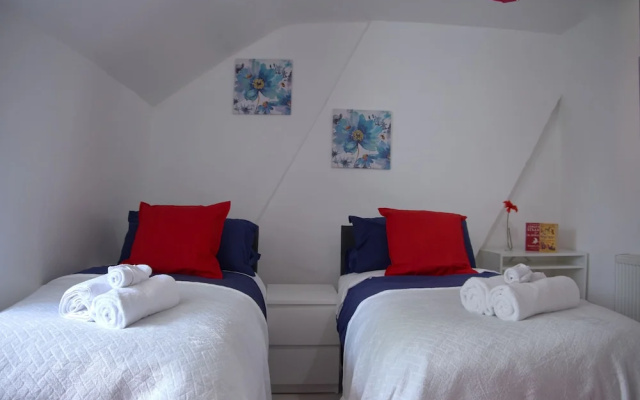 Lovely Large London Apartment, Near Stratford