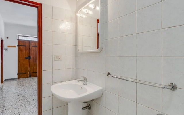 Spacious Holiday Home in Tresnuraghes near Sea