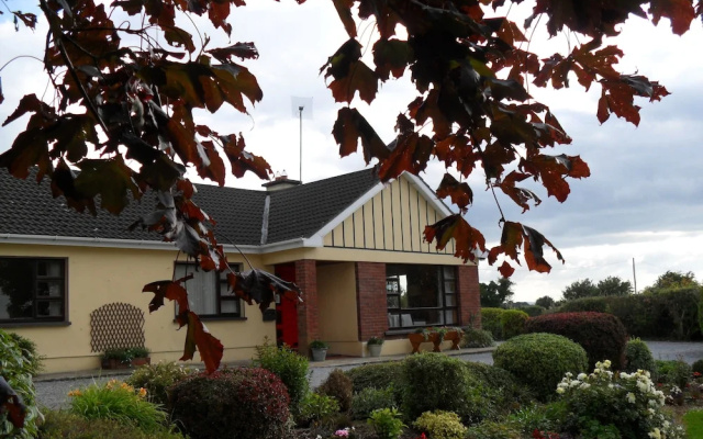 Hillcrest Country Home