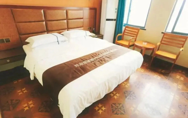 Longmen Hotel