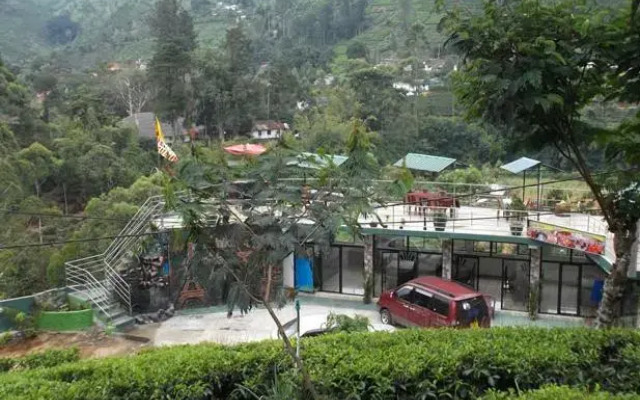 Achinika Holiday Inn