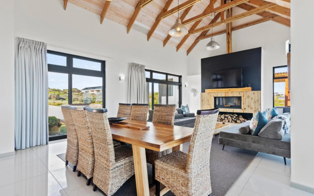 Romansbaai Moksha
