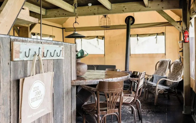 Woodlodge Luxe in Duynpark, Callanstoog