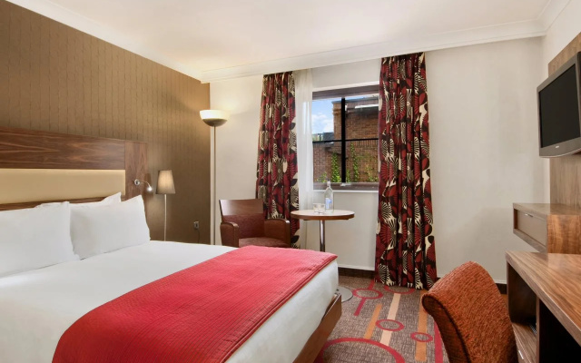 Premier Inn Newbury Town Centre South