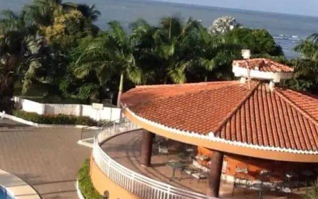 Frente al mar Carabelas de Colon