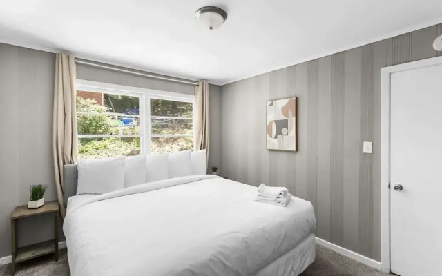 Broadmoor Bungalow - Both Units