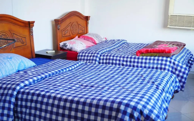 Spacious 2 Bedroom Apt Viewing the Holy Nile