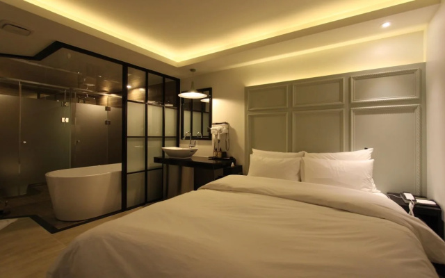 Premier Hotel Xym