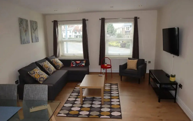 Apartment - Sleeps 4 - Near Castle & Town Centre