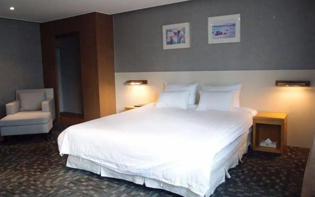 Golden Beach Hotel