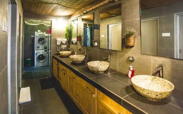Traveller Bunker Hostel 1