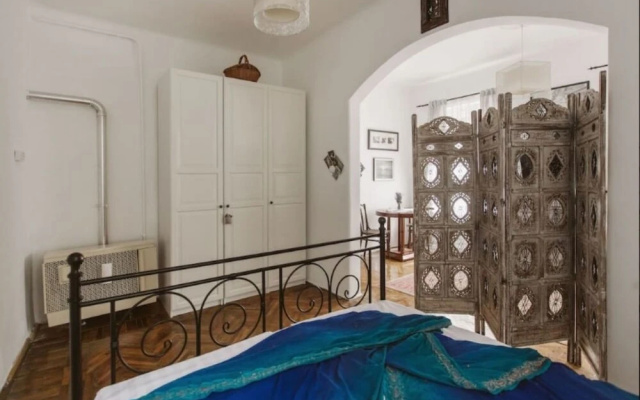 BPM - Beautiful Real Home In the Center