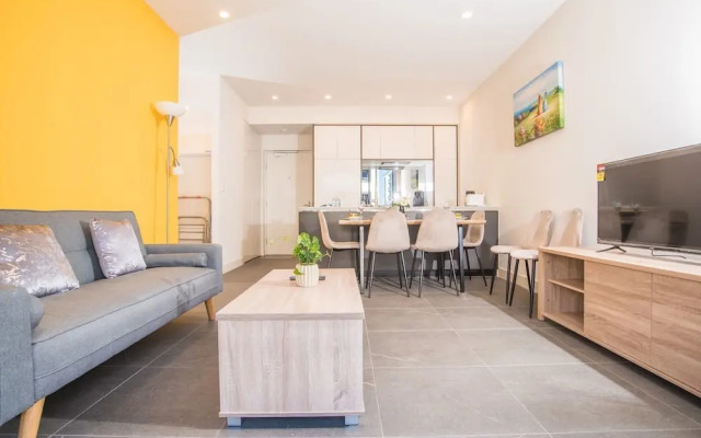 Relaxing Parramatta Apartment With Parking