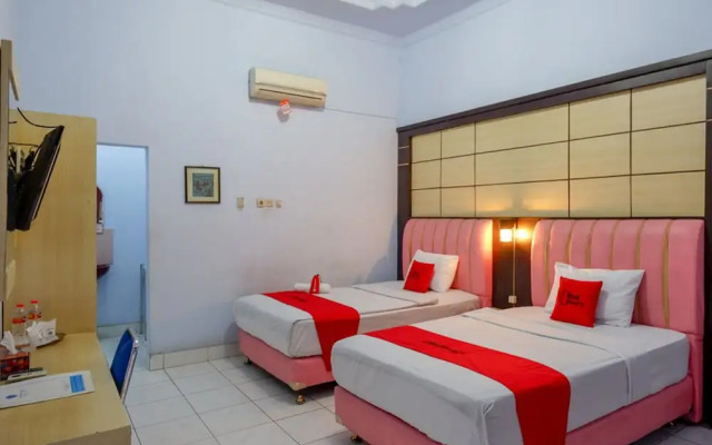 Hotel Indonesia Pekalongan by RedDoorz