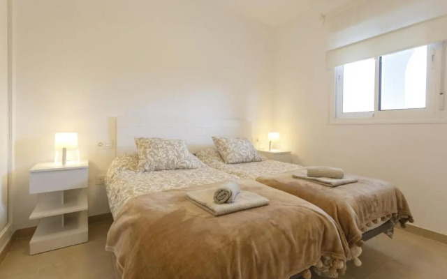 PALMERAS-CANDOR free parking by Cadiz4Rentals