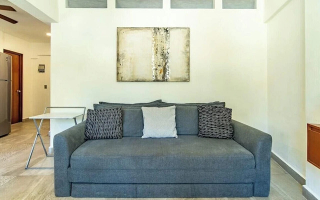 Beachfront 2BR Condo - Pool - Blue Flag Beach