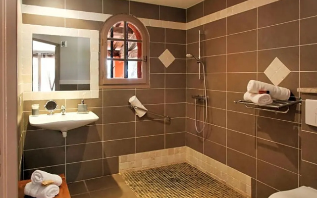 lHotellerie Kouros