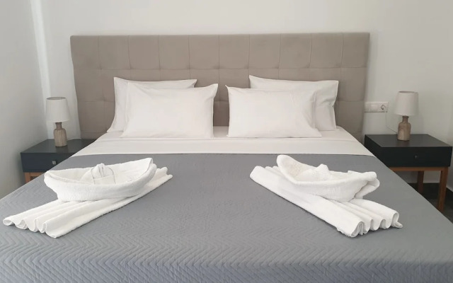 Odos Oneiron Tavronitis Bay