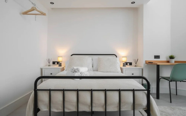 Kitchenette W M Sofa Bed Ensuite Parking