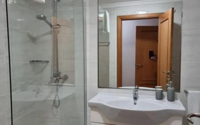 Suncoast Residence V (Free parking)