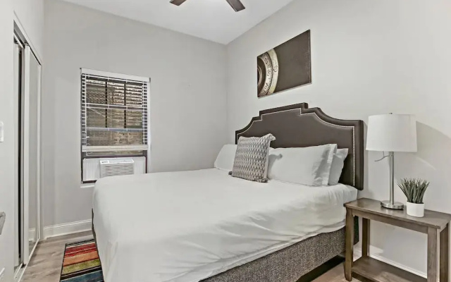 Prime 3BR Apt - Lawndale rep