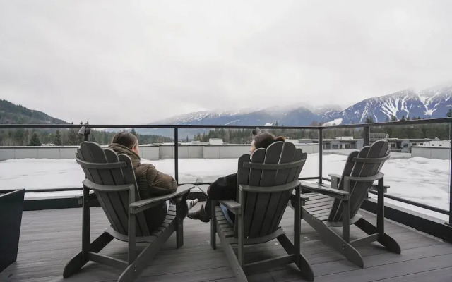 Monashee Meadows