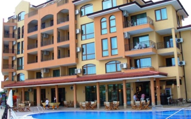 Отель Golden Beach Aparthotel Солнечный берег вид на фасад