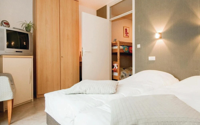 Amazing Home in De Haan With 12 Bedrooms and Wifi