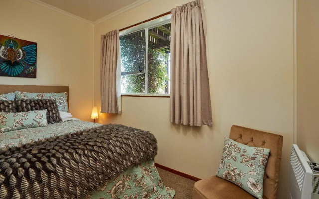 Brook House Bed & Breakfast and Cottages