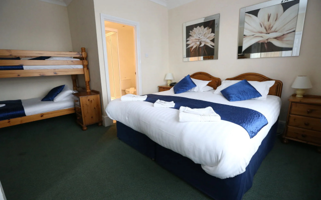 The Corner House Hotel Gatwick
