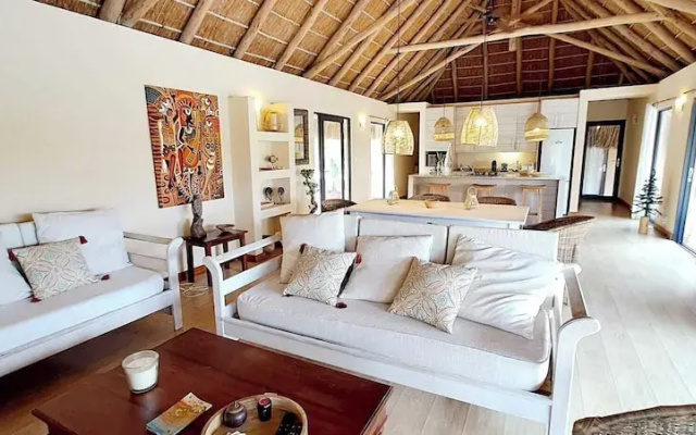 Sunset Villa - Luxury Beachfront Villa with Private Pool by Karula Sand Villas