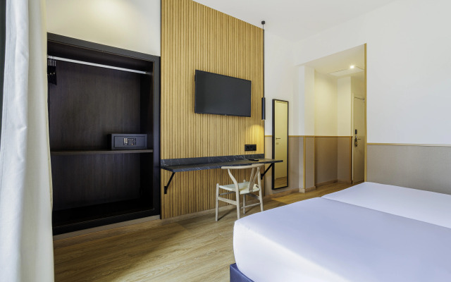 Hotel Acta Madfor