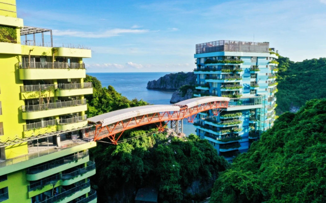 Курортный отель Flamingo Premium Cat Ba Beach Resort