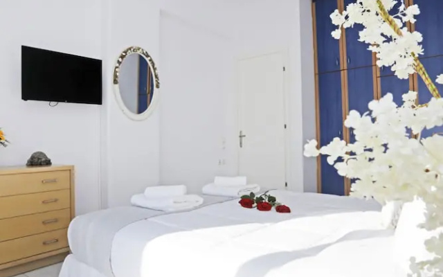 Aella Villa