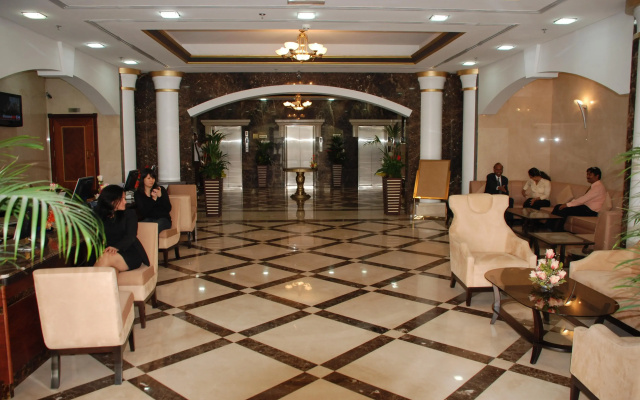 Отель Wescott Plaza Hotel Apartment