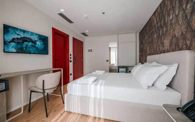 Ermes Deluxe Double Room With French Balcony